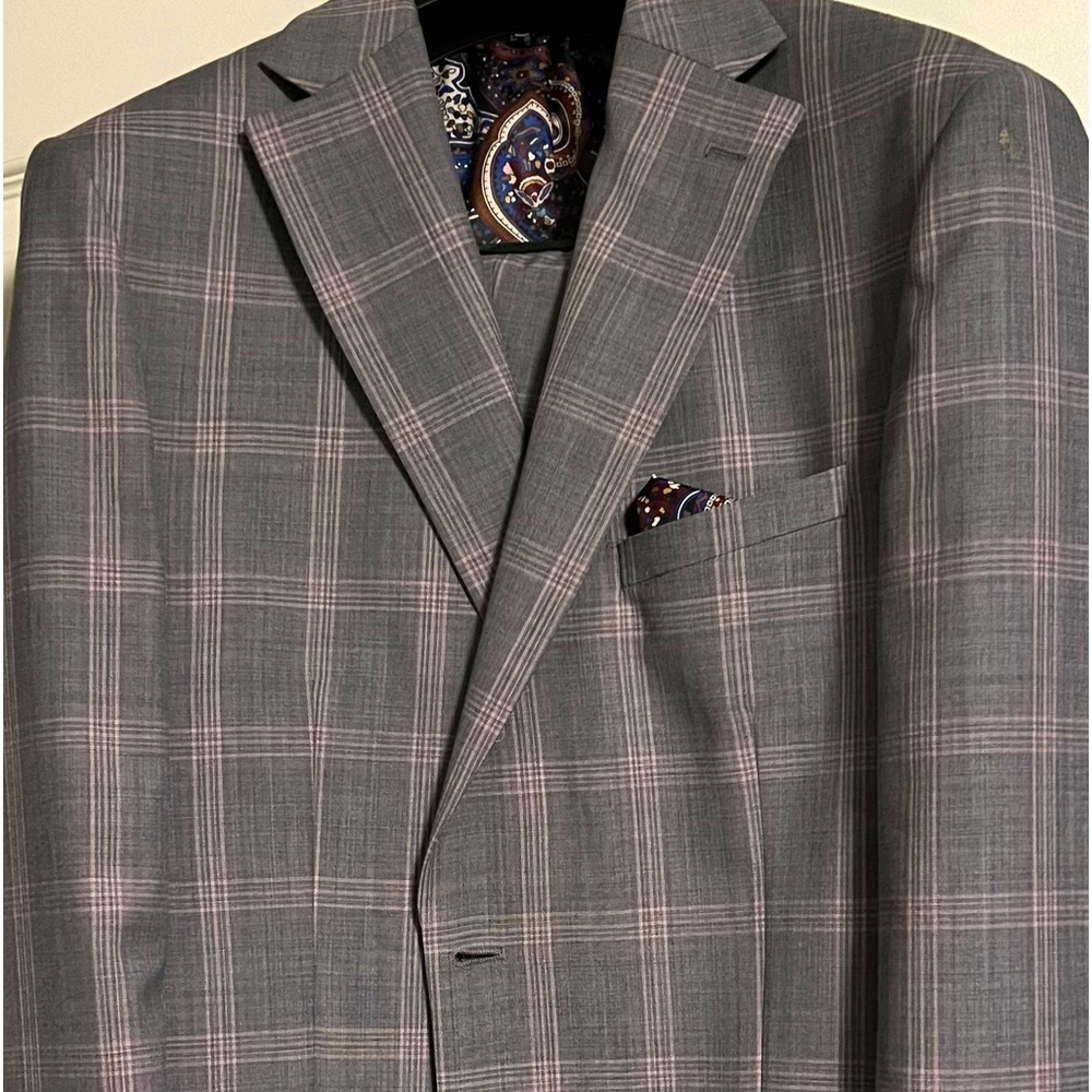 TALLIA Men’s Windowpane Suit, Grey with Pink Boxes & Included Pocket Square